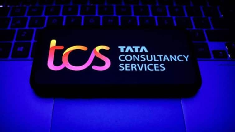 tcs q1 results tcs net-profit rises 9 percent at 12040 crore rupees company declares 10 rupee interim dividend TCS Q1 Result: TCS-এর ফল প্রকাশ, আশা অনুযায়ী লাভ ? কত ডিভিডেন্ড ঘোষণা করল কোম্পানি