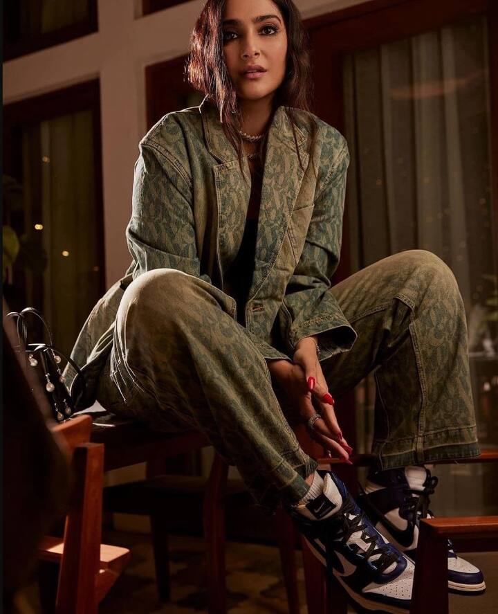 ફોટામાં સોનમ કપૂરનો બોસ લેડી લુક જોઈને ચાહકોએ પણ તેના વખાણ કર્યા છે.