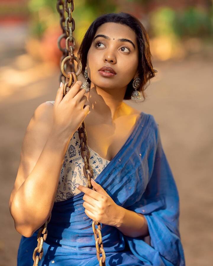 ఈ డస్కీ బ్యూటీ ఏప్రిల్ 22, 2000 సంవత్సరంలో జన్మించింది. 2019లో హీరోయిన్​గా తెలుగు తెరకు పరిచమైంది.(Images Source : Instagram/Shivathmikar)