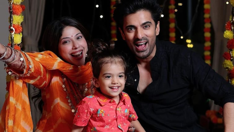 TV Actor Mohit Malik Recalls Wife Aditi Malik's Pregnancy Announcement: 'I Thought She Is Covid Positive' Mohit Malik Recalls Wife Aditi's Pregnancy Announcement: 'I Thought She Is Covid Positive'