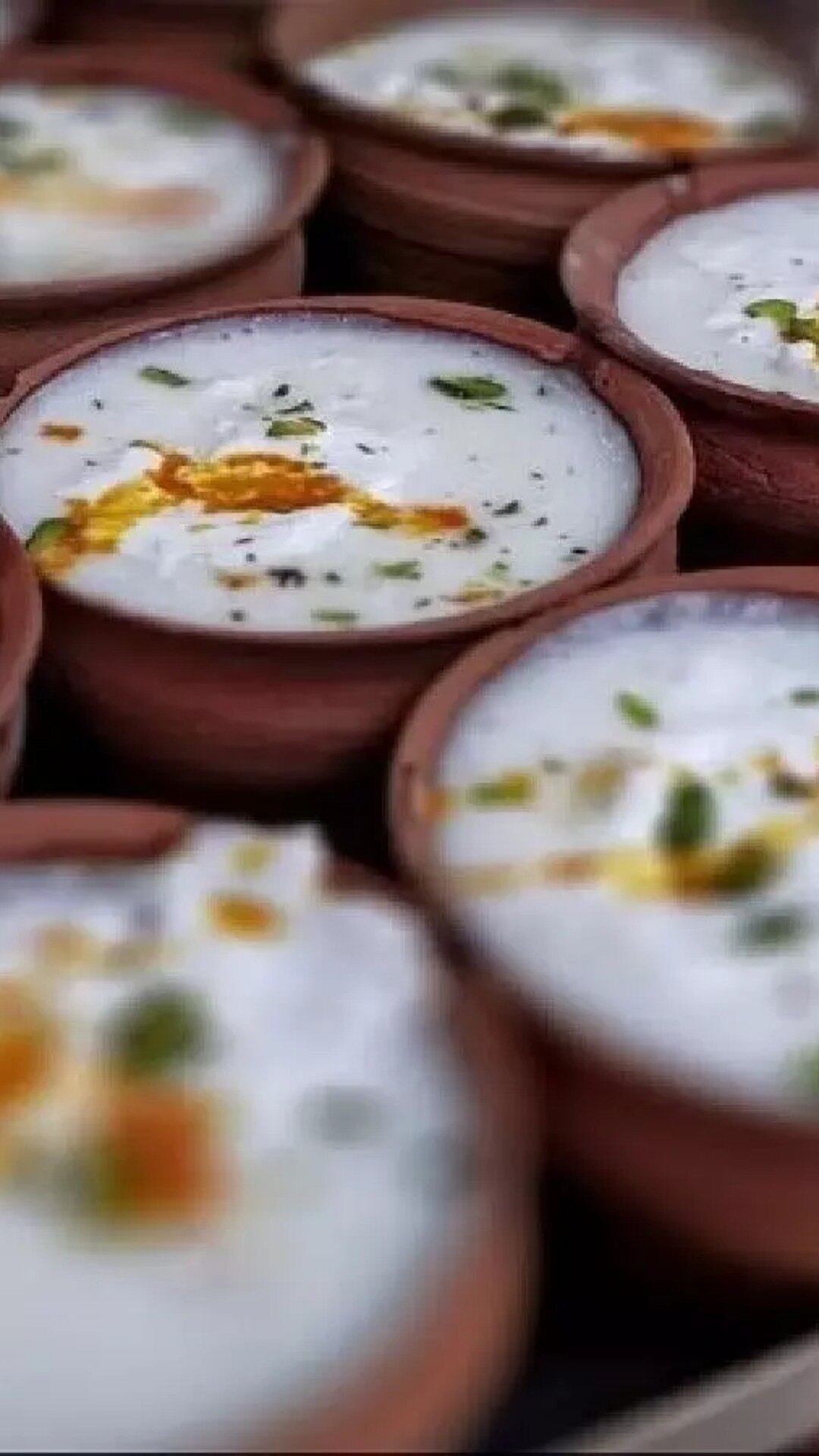 जैसे जूस, लस्सी, और कई