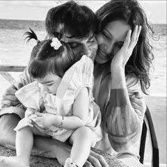 बिपाशा बसूने शेअर केला एथनिक लूक, निळ्या साडीत अभिनेत्रीचा स्टनिंग लूक!