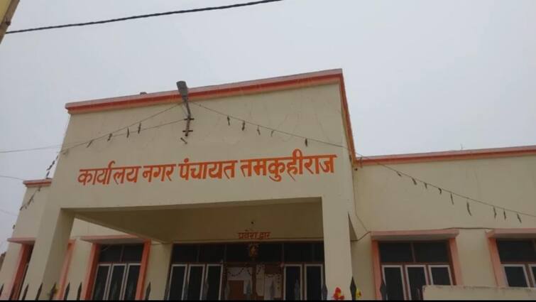 Kushinagar police registered case against five people including EO under SC ST Act ann Kushinagar News: कुशीनगर में ईओ समेत पांच के खिलाफ एससी एसटी एक्ट में केस दर्ज, जाने क्या है पूरा मामला?
