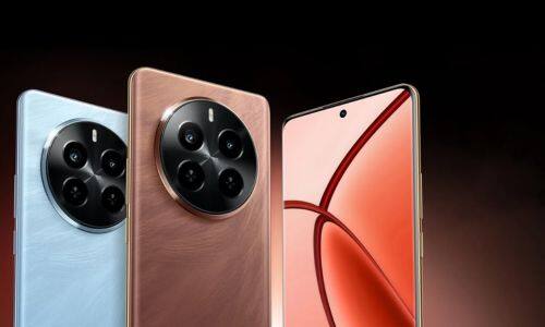 ਫਲਿੱਪਕਾਰਟ 'ਤੇ ਸੇਲ ਦੁਪਹਿਰ 12 ਵਜੇ ਸ਼ੁਰੂ ਹੋਵੇਗੀ ਅਤੇ ਖਾਸ ਗੱਲ ਇਹ ਹੈ ਕਿ ਇਸ 'ਤੇ ਗਾਹਕਾਂ ਨੂੰ ਕੁਝ ਆਫਰ ਵੀ ਦਿੱਤੇ ਜਾਣਗੇ। ਕਿਹਾ ਗਿਆ ਹੈ ਕਿ ਇਹ 15000 ਰੁਪਏ ਤੋਂ ਘੱਟ 'ਚ ਸਭ ਤੋਂ ਤੇਜ਼ ਚਿੱਪਸੈੱਟ ਦੇ ਨਾਲ ਆਉਂਦਾ ਹੈ।