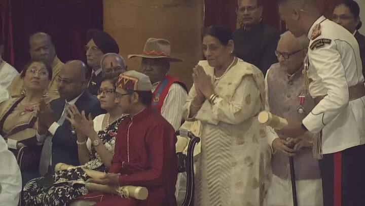 ਅੱਜ ਦਾ ਦਿਨ ਪੂਰੇ ਪੰਜਾਬ ਤੇ ਪੰਜਾਬੀ ਸਿਨੇਮਾ ਲਈ ਇਤਿਹਾਸਕ ਹੈ। ਕਿਉਂਕਿ ਪੰਜਾਬੀ ਇੰਡਸਟਰੀ ਦੀ ਦਿੱਗਜ ਅਦਾਕਾਰਾ ਨਿਰਮਲ ਰਿਸ਼ੀ ਨੂੰ ਪਦਮ ਸ਼੍ਰੀ ਐਵਾਰਡ ਨਾਲ ਸਨਮਾਨਤ ਕੀਤਾ ਗਿਆ ਹੈ।