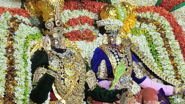 சாமி தரிசனம் செய்ய வரும் பக்தர்களுக்கு சிறப்பு அன்னதானங்களும் வழங்கப்பட்டு வருகிறது.