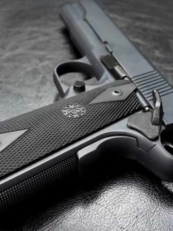 कौन-कौन ले सकता है गन का लाइसेंस?