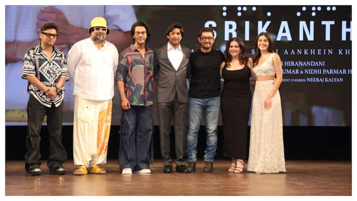 Aamir Khan, and Udit Narayan were present at the 'Papa Kehte Hain' song launch of Rajkummar Rao starrer 'Shrikanth'. The song was a part of Aamir Khan's film Qayamat Sey Qayamat Tak.