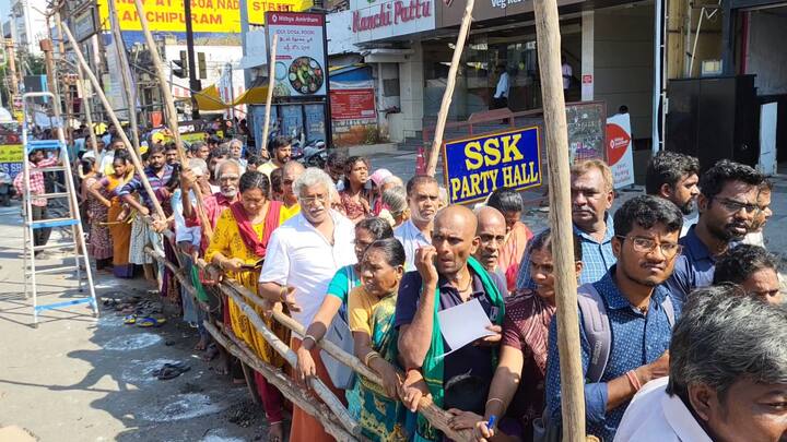 சித்திர குப்தரை பூஜை செய்து வழிபட்டால் உயரிய பதவிகளை பெறலாம் என்பது நம்பிக்கை. தொடர்ந்து சித்திரகுப்தரிடம் தங்களுடைய வரவு மற்றும் செலவு கணக்குகளை ஒரு சீட்டில் எழுதி வைத்து, வேண்டிக்கொண்டால் நினைத்தல் லாபம் தொழிலில் கிடைக்கும் என்பது ஐதீகமாக உள்ளது