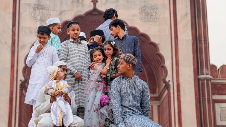 Do Muslims have more children than others Know what statistics say Muslim Population: क्या मुसलमानों के दूसरों की तुलना में ज्यादा बच्चे हैं? जानिए इस रिपोर्ट में क्या कहते हैं आंकड़े