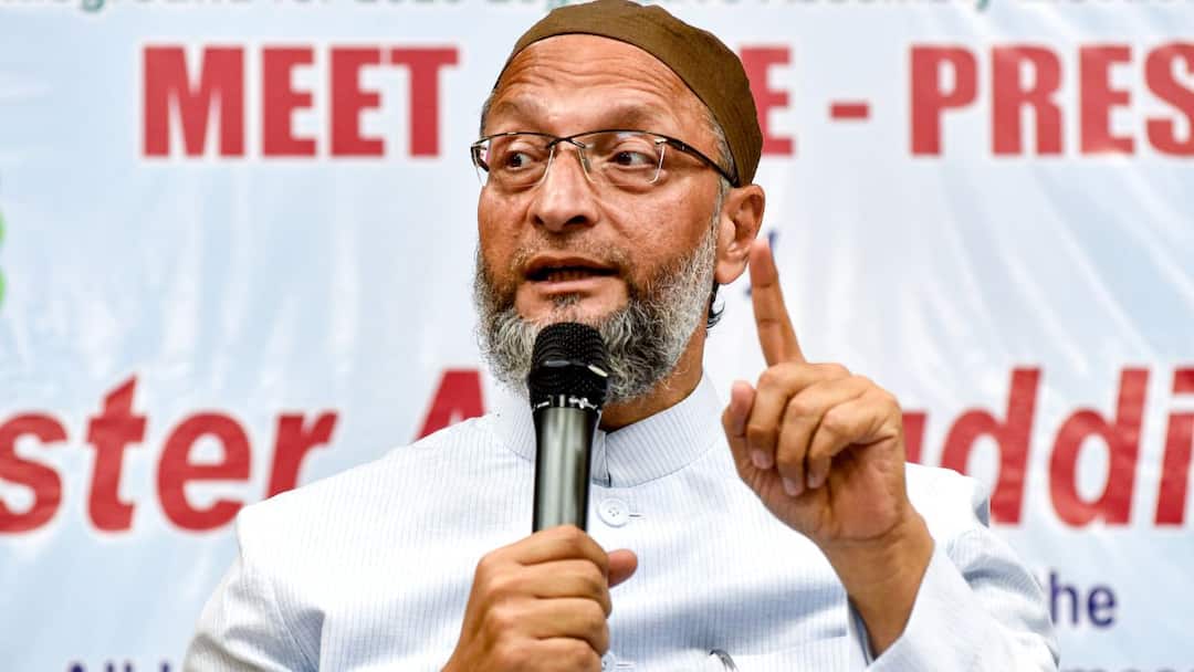 Lok Sabha Election: 'भारत का वजीर-ए-आजम नहीं बल्कि हिटलर बोल रहा', PM मोदी के 'घुसपैठियों' वाले बयान पर ओवैसी का वार Aimim Asaduddin Owaisi attack on PM Modi says HITLER loksabha election 2024 Lok Sabha Election: 'भारत का वजीर-ए-आजम नहीं बल्कि हिटलर बोल रहा', PM मोदी के 'घुसपैठियों' वाले बयान पर ओवैसी का वार