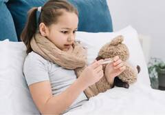 Health: ਬੁਖਾਰ 'ਚ ਤੁਸੀਂ ਵੀ ਆਪਣੇ ਬੱਚੇ ਨੂੰ ਦਿੰਦੇ ਹੋ Paracetamol? ਤਾਂ ਇਨ੍ਹਾਂ ਗੱਲਾਂ ਦਾ ਰੱਖੋ ਖਾਸ ਧਿਆਨ