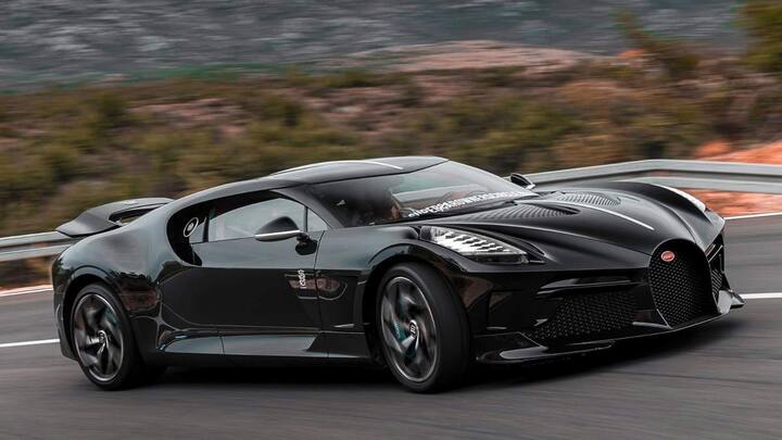 बुगाटी की इस कार में 8-लीटर क्वाड-टर्बो 16-सिलेंडर इंजन लगा है. ये कार 2.4 सेकंड में 0 से 62 mph की रफ्तार पकड़ सकती है. इस कार की कीमत 18.7 मिलियन डॉलर यानि 152.67 करोड़ रुपये है.