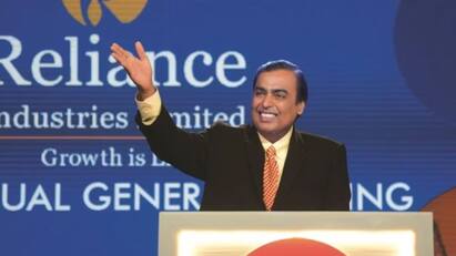 Reliance entity Q4 results Net profit declines 1.8% YoY to rs. 18,951 crore Reliance Profit: 3 மாதங்களில் ரிலையன்ஸ் குழுமத்தின் மொத்த வருவாய் ரூ.18 ஆயிரத்து 951 கோடி - ஆனாலும் நஷ்டமாம்..!