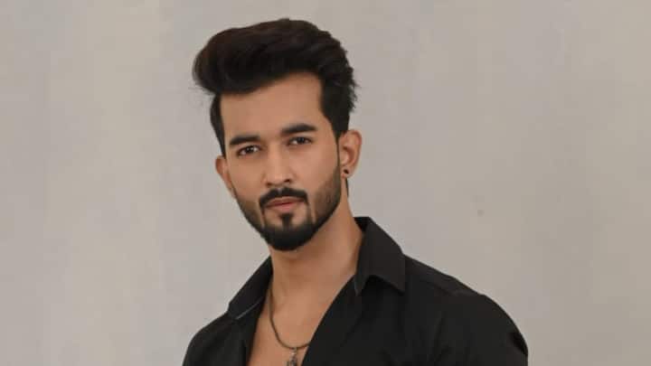 অন্যদিকে ধারাবাহিকের 'রাউডি' নায়ক অর্জুন কাজ করে এক ডনের জন্য। গল্পের ফেরে বিয়ে হবে এই অর্জুন ও মঞ্জুর। তারপর?