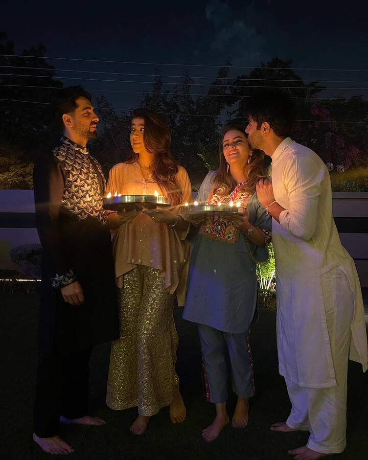 दोघेही एकमेकांना खूप दिवसांपासून ओळखतात आणि वर्षानुवर्षे एकमेकांची ढाल म्हणून उभे आहेत.