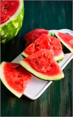 Summer Fruit: तरबूज को सादा खाने के बजाय ट्राई करें ये 5 बेहतरीन डिशेज