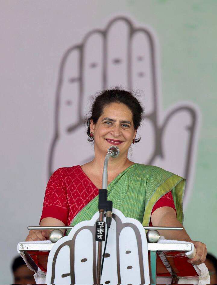 इसके अलावा कांग्रेस नेता प्रियंका गांधी भी गुजरात में प्रचार कि जिम्मेदारी निभाएंगी. उन्हें 40 स्टार प्रचारकों की सूची में शामिल किया गया है.