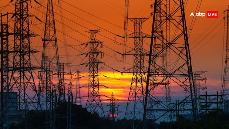 India power consumption rose around 11 per cent to 144.25 billion units in April as compared to last year झुलसाने लगी गर्मी तो बिजली की खपत में भी जोरदार इजाफा, अप्रैल में 11 फीसदी बढ़कर इतनी हुई