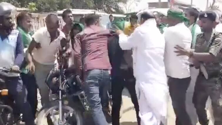 Supporters of two RJD leaders clashed with each other during Ritu Jaiswal campaign in Sheohar Bihar News: शिवहर में ऋतु जायसवाल के प्रचार अभियान में RJD के दो नेताओं के समर्थक आपस में भिड़े, खूब चले लात घूंसे