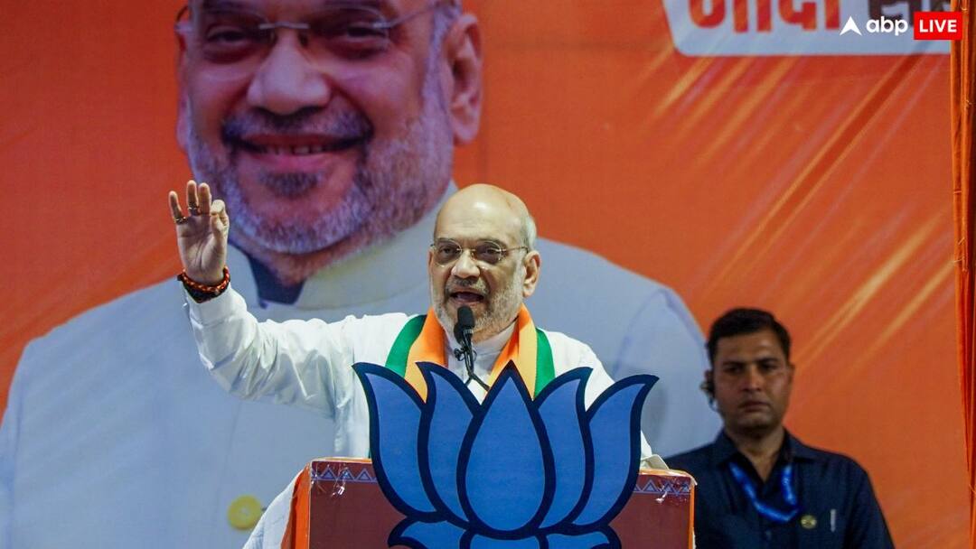 Lok Sabha Elections 2024 Amit Shah claims Fake Shiv Sena UBT Chief Uddhav Thackeray not attended Ram Lalla Pran Pratishtha due to Sonia Gandhi fear 'सोनिया गांधी के डर के चलते प्राण प्रतिष्ठा में नहीं गए थे शिवसेना के फर्जी मुखिया', अमित शाह का उद्धव ठाकरे पर निशाना