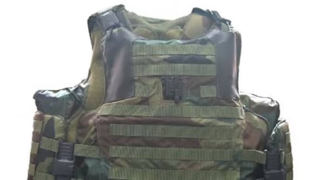 DRDO develops lightest bulletproof jacket against highest threat level కొత్త బులెట్ ప్రూఫ్ జాకెట్‌ని తయారు చేసిన DRDO, AK-47 తో కాల్చినా ఏమీ కాదట
