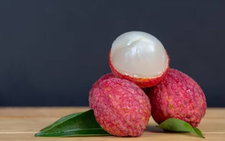 ਫਿਲਹਾਲ ਭਾਵੇਂ ਲੀਚੀ ਦਾ ਫਲ ਬਾਜ਼ਾਰ ਵਿੱਚ ਨਹੀਂ ਆ ਰਿਹਾ ਹੈ ਪਰ ਜਲਦੀ ਹੀ ਇਹ ਮੰਡੀ ਵਿੱਚ ਆਉਣੇ ਸ਼ੁਰੂ ਹੋ ਜਾਣਗੇ। ਲੀਚੀ ਕੁਝ ਸਮੇਂ ਬਾਅਦ ਬਜ਼ਾਰ ਵਿੱਚ ਵੀ ਮੌਜੂਦ ਹੋਵੇਗੀ।