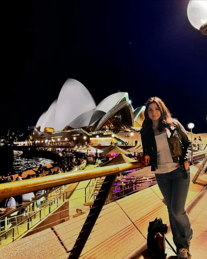 Maheep captioned the post, “Fabulous us take on Sydney, AU...and it was amazing!”