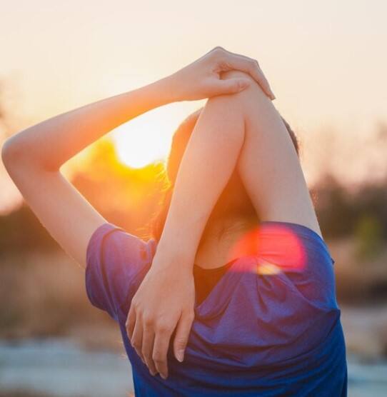 ਵਿਟਾਮਿਨ ਡੀ ਦੀ ਘਾਟ ਦੂਰ ਕਰਨ ਲਈ ਸੰਤੁਲਿਤ ਖੁਰਾਕ ਲੈਣੀ ਚਾਹੀਦੀ ਹੈ। ਜੇਕਰ ਤੁਸੀਂ ਮਾਸਾਹਾਰੀ ਹੋ ਤਾਂ ਤੁਸੀਂ ਆਪਣੀ ਡਾਈਟ 'ਚ ਸਾਲਮਨ ਤੇ ਟੂਨਾ ਮੱਛੀ ਨੂੰ ਸ਼ਾਮਲ ਕਰ ਸਕਦੇ ਹੋ। ਇਸ ਤੋਂ ਇਲਾਵਾ ਤੁਸੀਂ ਦੁੱਧ, ਦਹੀਂ ਤੇ ਖੱਟੇ ਫਲਾਂ ਦਾ ਜੂਸ ਵਰਗੇ ਡੇਅਰੀ ਉਤਪਾਦ ਲੈ ਸਕਦੇ ਹੋ। ਅਜਿਹਾ ਕਰਨ ਨਾਲ ਤੁਸੀਂ ਆਪਣੀ ਨੀਂਦ 'ਚ ਵੀ ਸੁਧਾਰ ਕਰ ਸਕਦੇ ਹੋ।