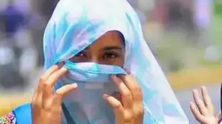 তাপপ্রবাহের কমলা সতর্কতা জারি হলে  পরিস্থিতি উদ্বেগের।   তীব্র তাপপ্রবাহ পরিস্থিতি ২ দিন ধরে চলার পূর্বাভাস থাকলেও অরেঞ্জ অ্যালার্ট জারি করা হয়।   আবার তাপপ্রবাহ  ৪ দিন ধরেও চলতে পারে।