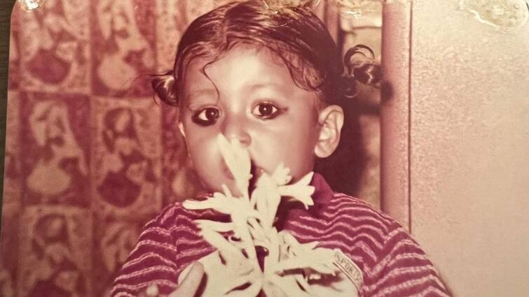 Actress Paoli Dam shares her childhood photo on social media express her love for camera Tollywood Update: চোখে টানা কাজল, দুটো ঝুঁটি.. আপনি কি এই টলিউড নায়িকাকে চিনতে পারছেন?