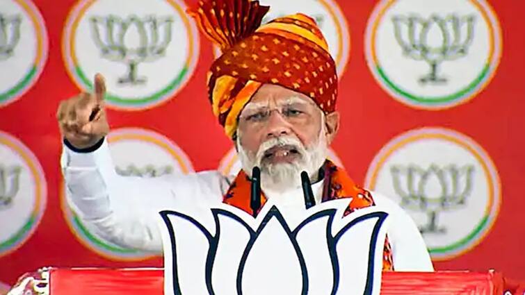 Lok Sabha Elections 2024: PM Modi  accused Congress of reducing the quota for the OBCs in Karnataka by putting Muslims castes in the same category, Lok Sabha Elections 2024: PM મોદીએ કહ્યુ-  'ધર્મના આધાર પર અનામત લાગુ કરવા માંગે છે કોગ્રેસ'