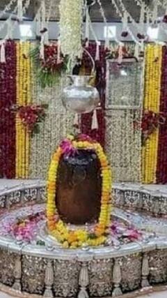 महाकालेश्वर मंदिर में 'जलाभिषेक' किया गया | Shorts