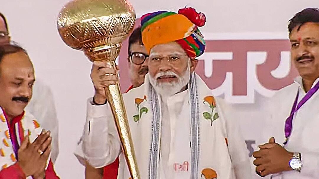 Lok Sabha Election: मंगलसूत्र के बाद हनुमान और शरिया वाला दांव, क्या 80-20 पर होगा 2024 वाला चुनाव Lok Sabha Election 2024 PM Modi hanuman Chalisa Statement In Karnataka Yogi Adityanath Shariya Slams Congress UP Rajasthan Lok Sabha Election: मंगलसूत्र के बाद हनुमान और शरिया वाला दांव, क्या 80-20 पर होगा 2024 वाला चुनाव