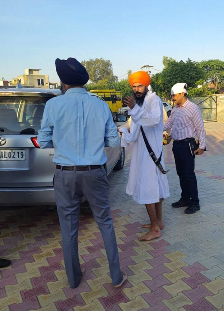 23 फरवरी 2023 को अमृतपाल के समर्थक लवप्रीत तूफान की रिहाई की मांग के साथ अजनाला पुलिस थाने पर हमला कर दिया था. 18 मार्च को अमृतपाल और उसके साथियों पर एनएसए एक्ट लगाया गया. (फाइल फोटो)