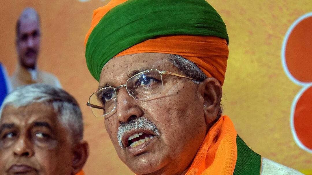 संविधान बदलने के आरोपों का केंद्रीय मंत्री मेघवाल ने किया खंडन, पीएम मोदी को लेकर बताई ये जरूरी बात Arjun Ram Meghwal told on congress allegations changing Constitution by pm modi ann संविधान बदलने के आरोपों का केंद्रीय मंत्री मेघवाल ने किया खंडन, पीएम मोदी को लेकर बताई ये जरूरी बात