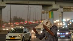 Delhi Weather Today: दिल्ली में तेज आंधी के साथ हुई बारिश उमस भरी गर्मी से दी राहत, अब कैसा रहेगा मौसम?