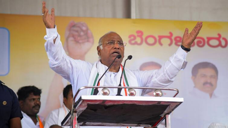 Come To My Funeral Even If You Don't Vote For Congress Mallikarjun Kharge Emotional Pitch Home Turf Kalaburagi 'Come To My Funeral Even If You Don't...': Kharge Makes An Emotional Pitch To Voters On Home Turf Kalaburagi