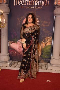 Heeramandi Screening: ब्लैक साड़ी में 'हीरामंडी' की हसीनाओं ने लूटी महफिल! व्हाइट अटायर में गजब की लगीं आलिया भट्ट, देखें तस्वीरें