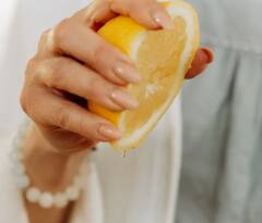 Lemon For Tan : வெயிலில் சென்ற உடன் முகம் கருத்துவிடுகிறதா..? ஒரு எலுமிச்சை பழம் போதும்!