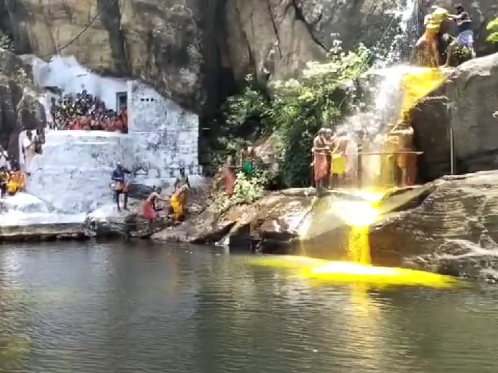 மஞ்சளாக கொட்டிய  செண்பகாதேவி அருவி! அம்மனுக்கு நடைபெற்ற தீர்த்தவாரி நிகழ்ச்சி - குவிந்த பக்தர்கள்