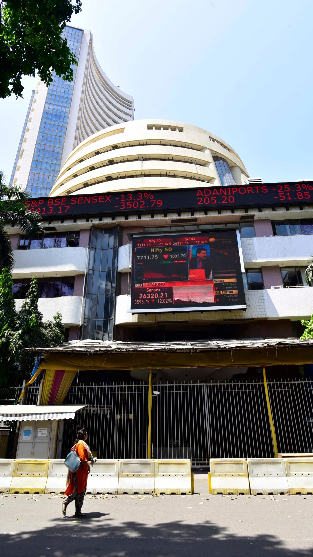Sensex: 73,852.94