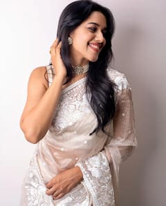 Mirnalini Ravi : வெள்ளைப்புறா போல் இருக்கும் நடிகை மிருணாளினி ரவி!