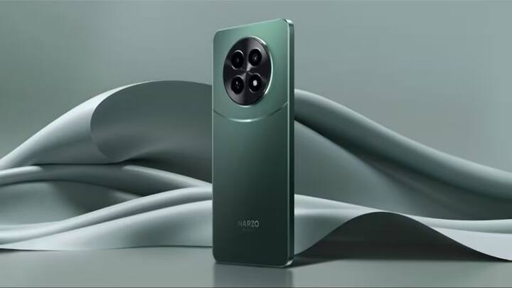 Realme ਦਾ Realme Narzo 70x 5G ਵਿੱਚ ਇੱਕ ਡਿਊਲ ਰੀਅਰ ਕੈਮਰਾ ਸੈੱਟਅਪ ਹੈ, ਅਤੇ ਇਸ ਵਿੱਚ ਇੱਕ 50-ਮੈਗਾਪਿਕਸਲ ਦਾ ਪ੍ਰਾਇਮਰੀ ਕੈਮਰਾ ਅਤੇ ਇੱਕ 2-ਮੈਗਾਪਿਕਸਲ ਕੈਮਰਾ ਸ਼ਾਮਲ ਹੈ। ਫੋਨ ਦੇ ਫਰੰਟ 'ਚ 8 ਮੈਗਾਪਿਕਸਲ ਦਾ ਸੈਂਸਰ ਦਿੱਤਾ ਗਿਆ ਹੈ। ਇਸ ਵਿੱਚ ਬੈਟਰੀ ਚੇਤਾਵਨੀ ਅਤੇ ਚਾਰਜਿੰਗ ਸਥਿਤੀ ਨੂੰ ਦਰਸਾਉਂਦਾ ਮਿਨੀ ਕੈਪਸੂਲ 2.0 ਵਿਸ਼ੇਸ਼ਤਾ ਹੈ।