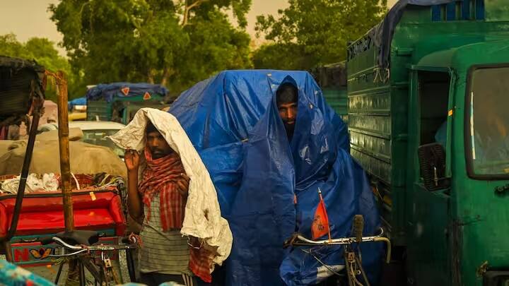 IMDએ જણાવ્યું હતું કે, 27 અને 28 એપ્રિલે ઉત્તરપૂર્વ ભારતમાં અલગ-અલગ સ્થળોએ ભારે પવન સાથે વરસાદની સંભાવના છે.