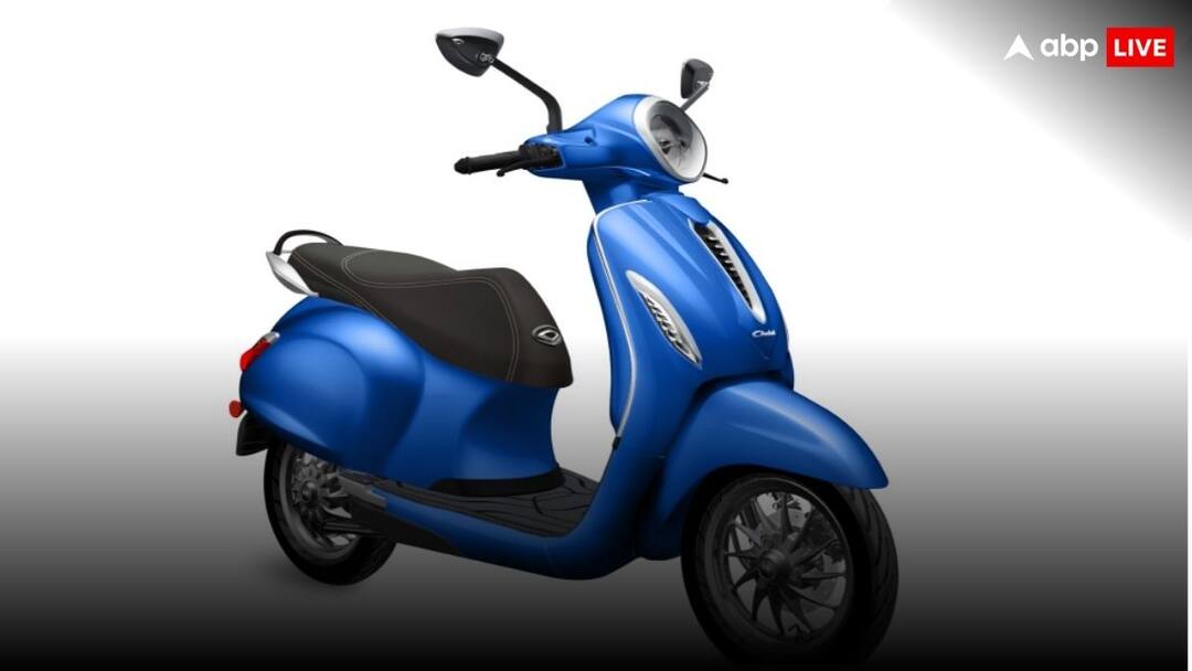 Bajaj Auto will be launch soon the affordable variant of their Chetak electric scooter Bajaj Chetak: नया किफायती इलेक्ट्रिक स्कूटर लाने वाली है बजाज, जानें कब आएगी देश की पहली सीएनजी बाइक