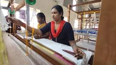Kanchipuram Silk Saree : உணவு பொருட்களில் இருந்து எடுக்கப்படும் சாயம்.. காஞ்சி பட்டு சேலையின் ரகசியம் தெரியுமா?