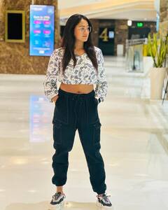 Bigg Boss Fame Keerthi Keshav Photos : మనాలిలో చిల్ అవుతూ.. సోషల్ మీడియాలో హీట్ పెంచుతున్న కీర్తి కేశవ్