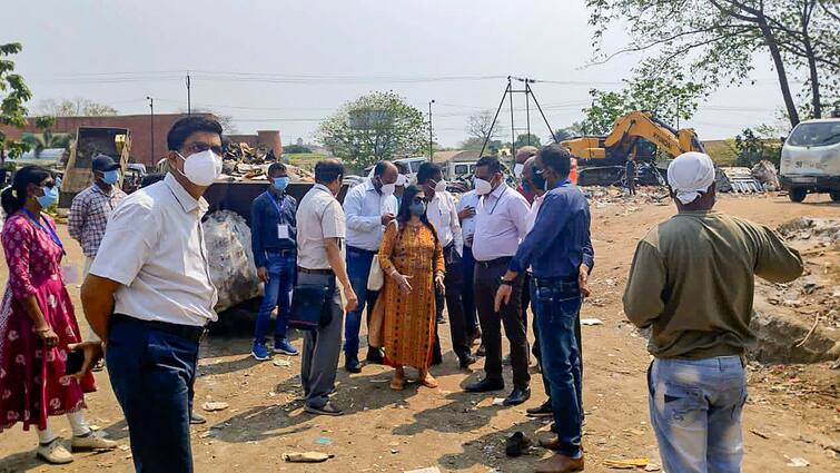 Bird Flu Outbreak in Jharkhand Virus Found in State Run Poultry Is It Safe to Eat Eggs Chicken RRT constitute Bird Flu in Jharkhand: बर्ड फ्लू पर काबू पाने के लिए रैपिड रिस्पांस ​टीम गठित, रांची में मुर्गियों की खरीद बिक्री पर रोक