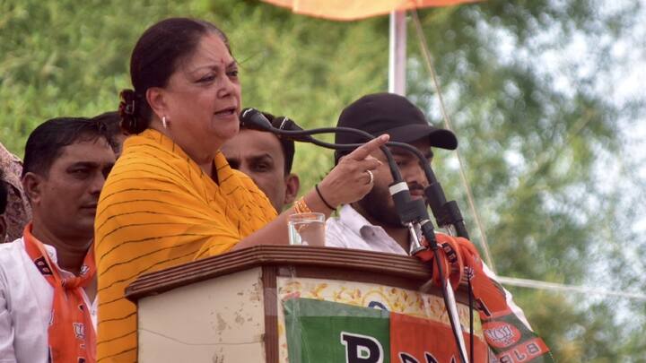 Rajasthan Lok Sabha Election 2024 Former CM Vasundhara Raje attacks Congress in Jhalawar Baran Seat Rajasthan: झालावाड़ में पूर्व CM वसुंधरा राजे ने BJP-कांग्रेस में बताया अंतर, कहा- 'किस तरह से जनता को...'